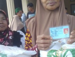 Pemdes Meteng Salurkan Bantuan Beras 20kg, KPM Senang dan Bersyukur