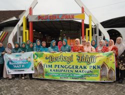 Tebar Keberkahan Ramadan, TP PKK Kabupaten Madiun Salurkan 1.500 Paket Takjil di Jantung Kecamatan Jiwan