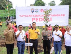Jaga Kelestarian Lingkungan, Polres Madiun Gandeng Perhutani KPH Madiun Tanam Ribuan Bibit