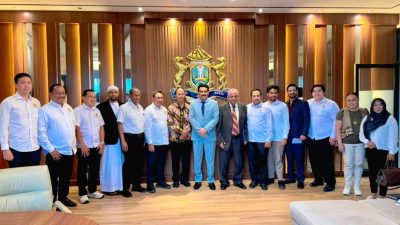 DUTA BESAR YAMAN H.E. MR. SALEM AHMED ABDULRAHMAN BALFAKEEH DINILAI SEBAGAI SOSOK DIPLOMAT YANG TURUN LANGSUNG KE MASYARAKAT JAWA TIMUR