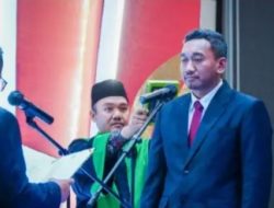 Hadiri Pelantikan Rektor Unigres 2026-2030, Pesan Bupati Gresik: Tekankan Peran Kampus dalam Penguatan SDM dan Investasi