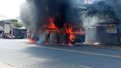 Bus PO Eka Cepat Hangus Terbakar di Jalur Madiun-Surabaya, Kerugian Ditaksir Rp 1,5 Miliar