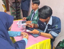 UNUSA Akselerasi Pencegahan PTM Berbasis Digital di Desa Gemurung melalui Aplikasi Adem-Gluacho