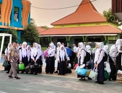 Tanamkan Jiwa Kepemimpinan Tangguh, OSIS SMPN 14 Surabaya Digembleng Lewat LDKS Bersama Brimob
