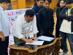 AMPB Geruduk DPRD Gresik: Bawean Tak Lagi Butuh Jawaban Normatif dan Janji Palsu, Desak Kebijakan Konkret